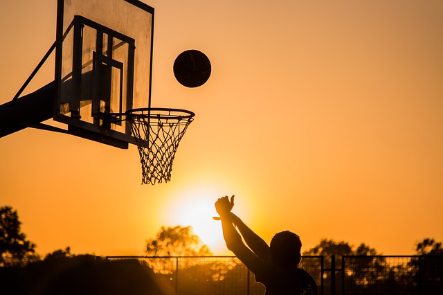 How to collect a basketball, coin, and shoe in a single match